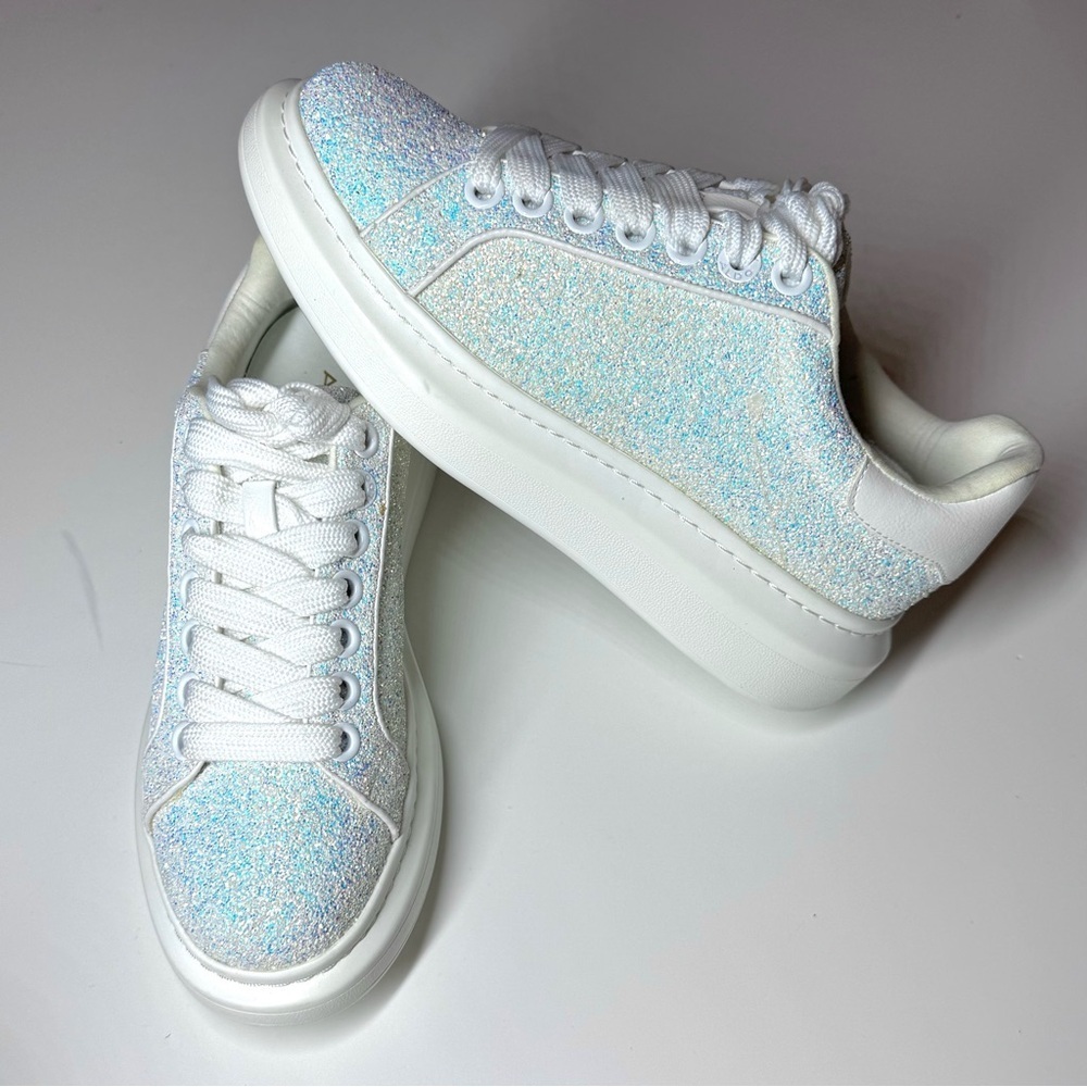 Aldo Women’s Sparkling White Glitter Sneakers Size- 7 ( New )